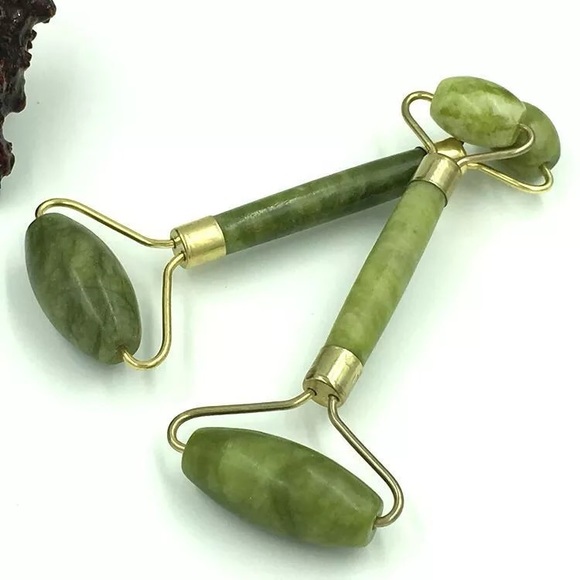5⭐️FAV BESTSELLER Jade Stone Roller Facial Massage - Picture 2 of 4